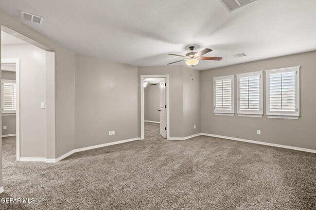 Building Photo - 4521 Marisabel Azcarate St