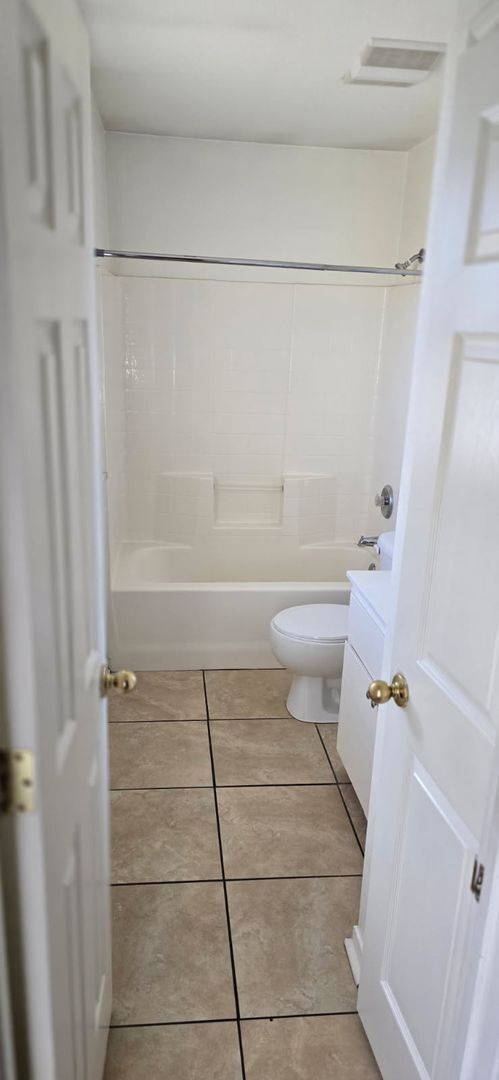 Building Photo - 3302 Alicante Ct