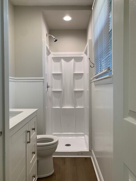 Building Photo - 276 Bonnasprings Dr