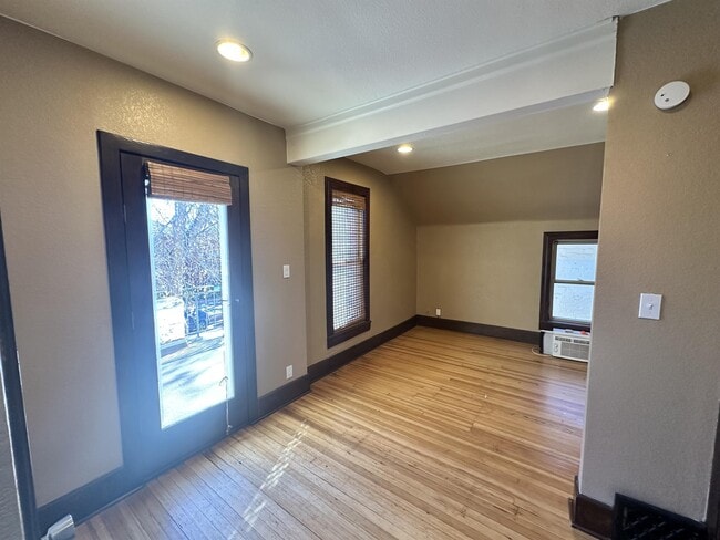 Building Photo - 2065 Emerson St