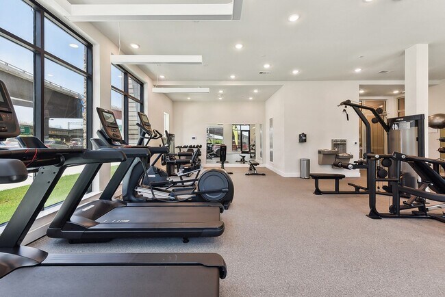 Building Photo - 6007 n. IH 35-235