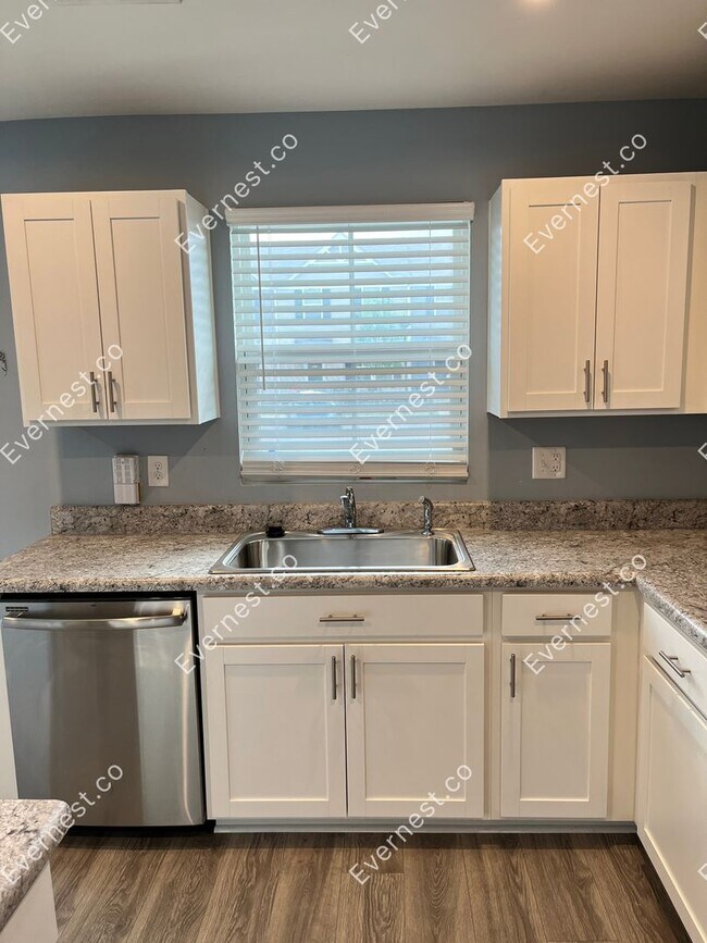 Building Photo - 1320 Havenbrook Dr