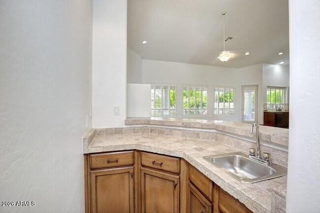 Building Photo - 6738 E Montreal Pl