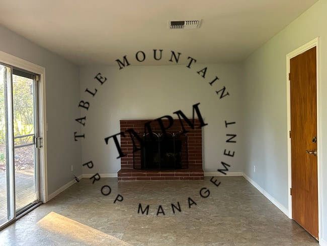 Building Photo - 120 Bessie Ln