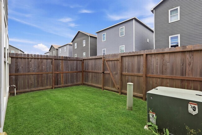 Building Photo - 4937 Ambient Dr