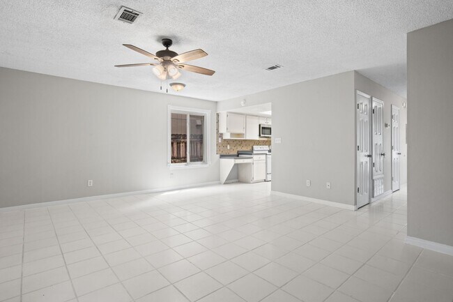 Building Photo - 3506 Parkwood Ave