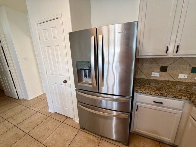 Building Photo - 26922 Henson Falls Dr