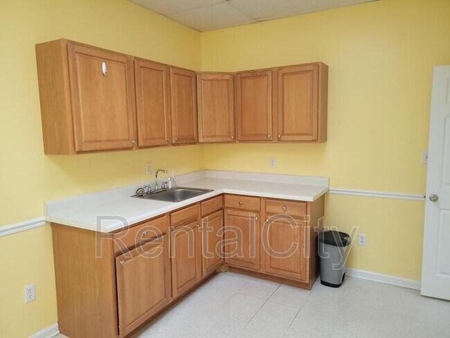 Building Photo - 1365 Flowering Dogwood Ln