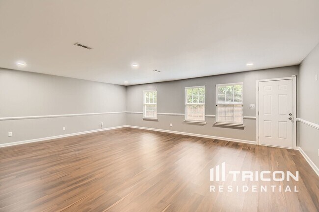 Building Photo - 3055 W Green Loop