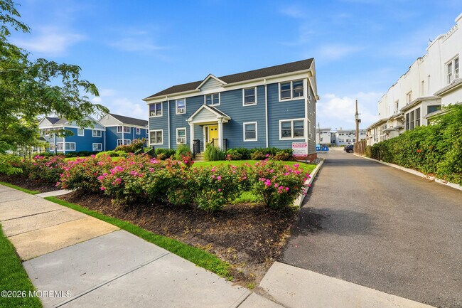 Building Photo - 306 Deal Lake Dr