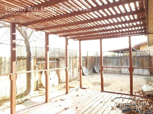 Building Photo - 14212 Avon Dr