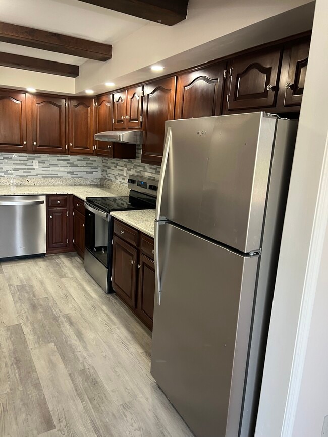 Building Photo - 161 N Gates Ave