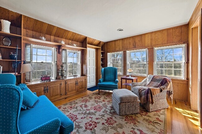 Building Photo - 385 Sherwood Ave