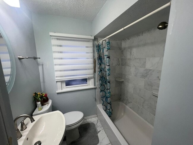 Building Photo - 1207 Churchill Rd