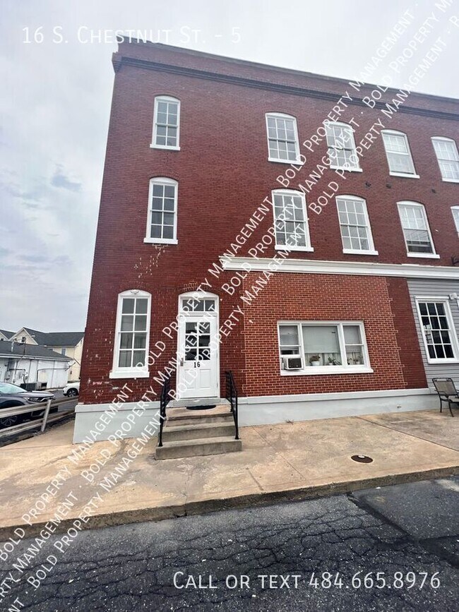 Primary Photo - 16 S Chestnut St
