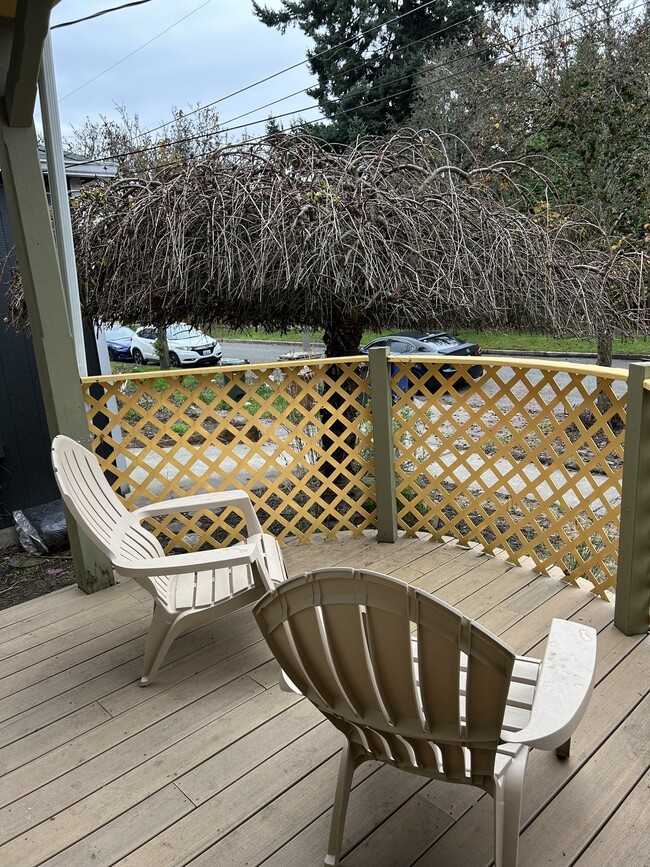 Building Photo - 627 N Prospect St