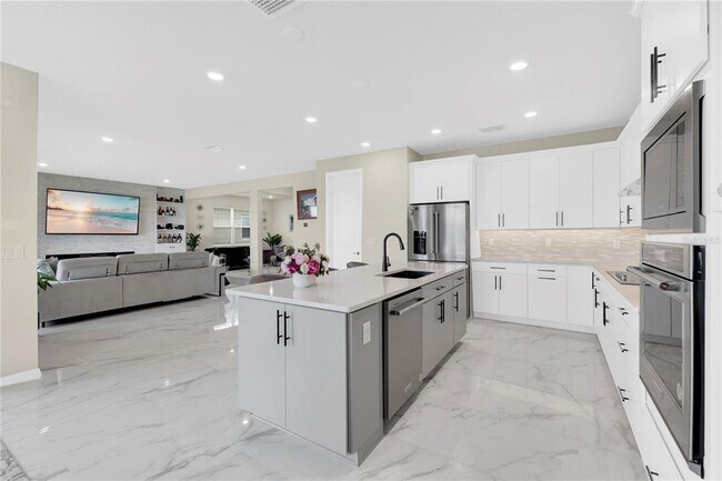 Building Photo - 6920 Rosy Sky Ave