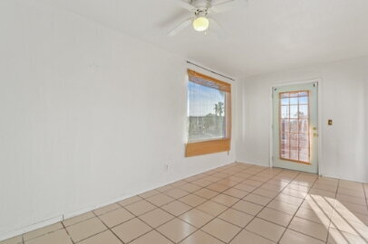 Building Photo - Beautiful Kern Place- 4 bedrooms, 3 baths and Refrigerated AC.