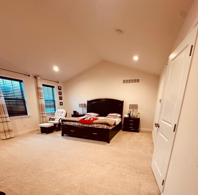 Building Photo - 363 Wheat Sheaf Way