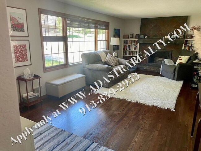 Building Photo - Beautiful Ranch Home in Shawnee-Available ...