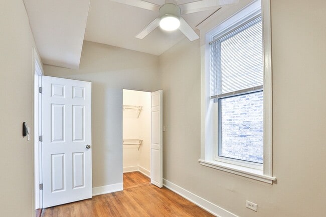 Building Photo - Bucktown 2bed/1bath...NEXT TO THE 606 TRAIL!  In-Unit Laundry & Central Air!