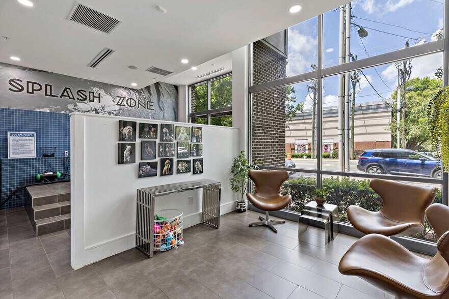 Building Photo - 205 S Kings Dr