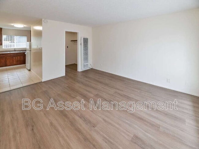 Building Photo - 480 Crescent St