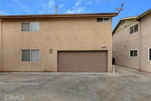 Building Photo - 20721 Roseton Ave