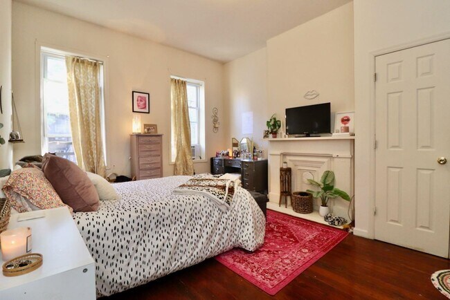 Building Photo - 1035 Washington St