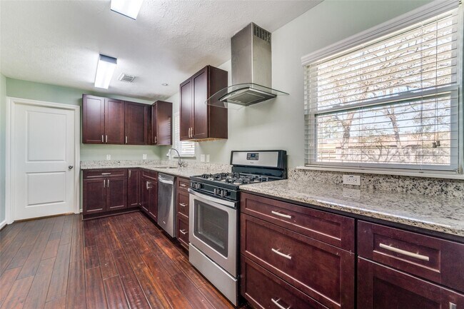Building Photo - 4502 Brookwoods Dr