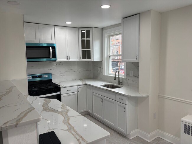 Building Photo - 1123 Gilham St