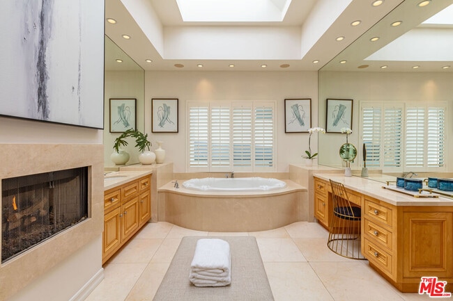 Building Photo - 24314 Malibu Rd