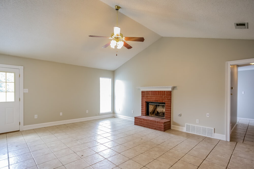Building Photo - 10125 Oak Run Dr S