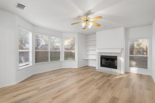 Building Photo - 803 Cashew Ln
