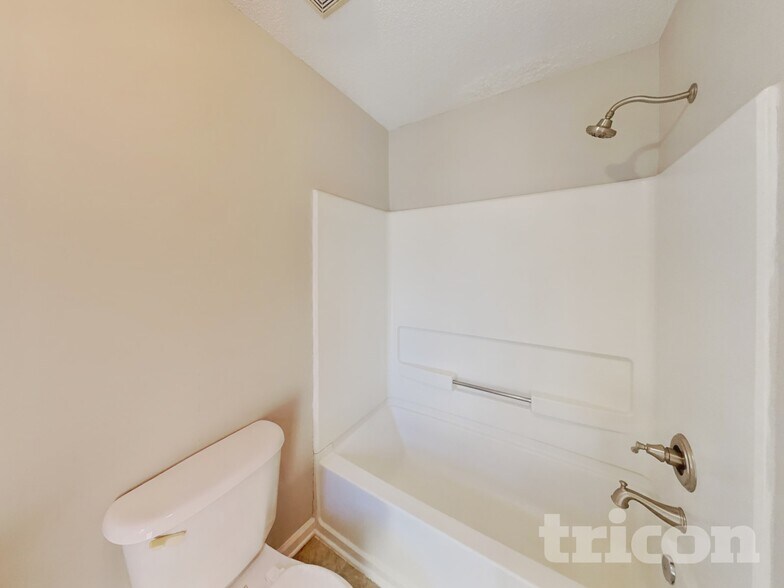 Building Photo - 1117 Woodbriar St