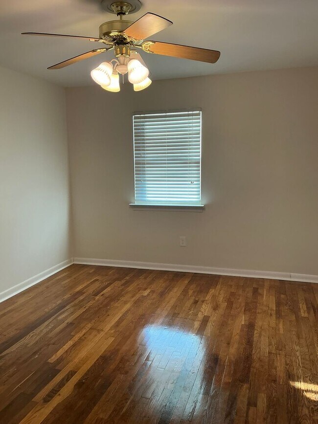 Building Photo - 604 Erford Rd