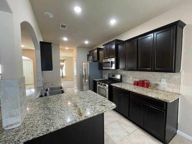 Building Photo - 1826 Bravos Manor Ln