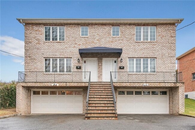 Building Photo - Brook Ridge