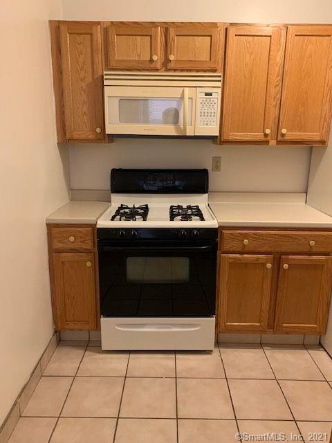 Building Photo - 112 Hoyt St