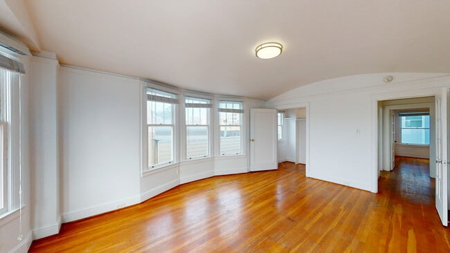 Building Photo - 1296 Grove St