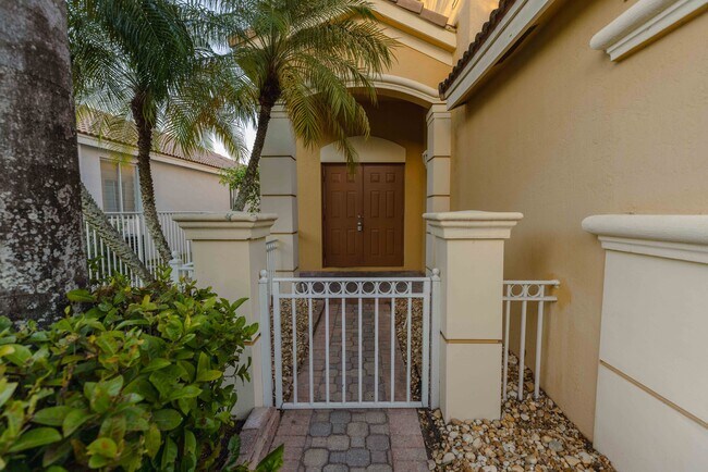 Building Photo - 542 Conservation Dr