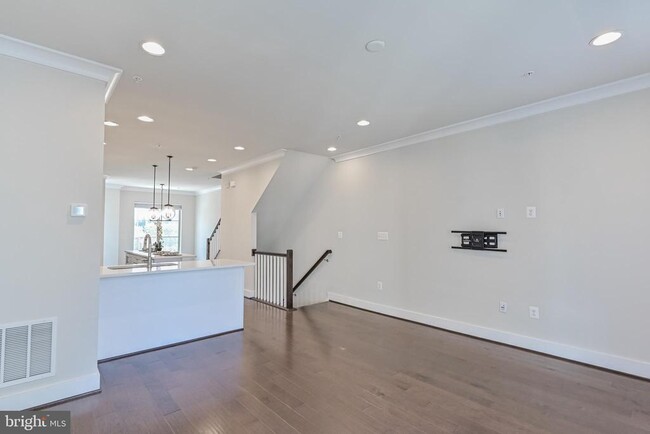 Building Photo - 4808 Garden View Ln