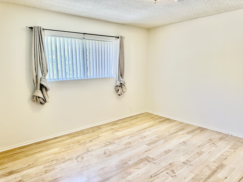 Building Photo - 4325 Dixie Canyon Ave