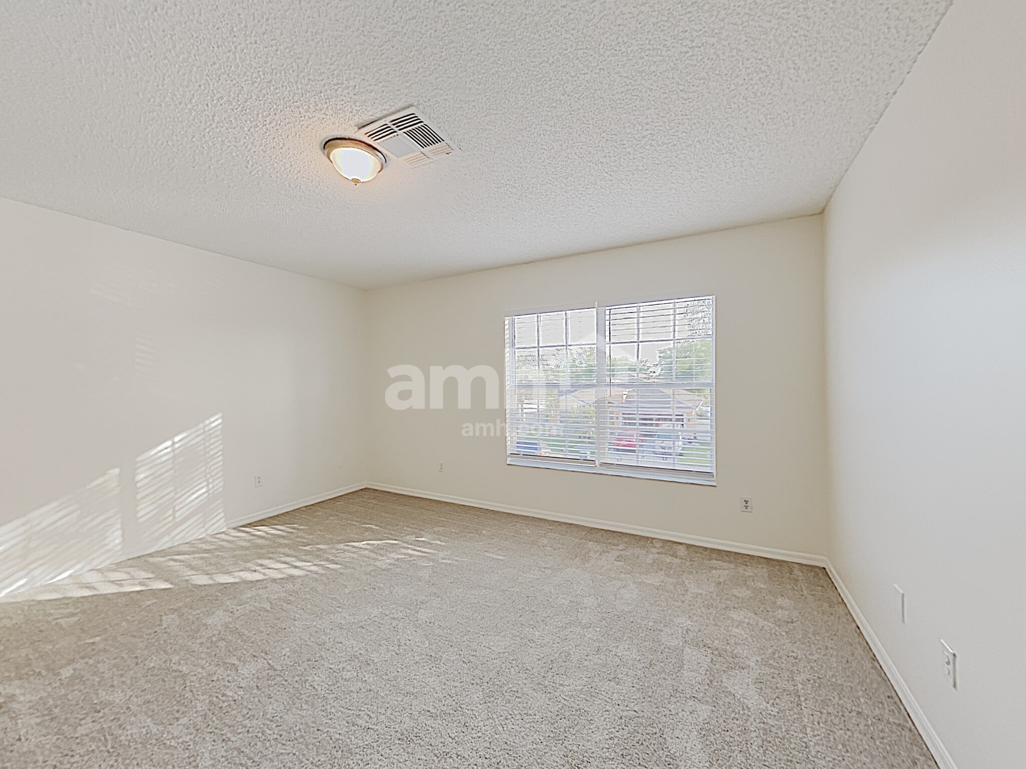 Building Photo - 2219 Darlin Cir