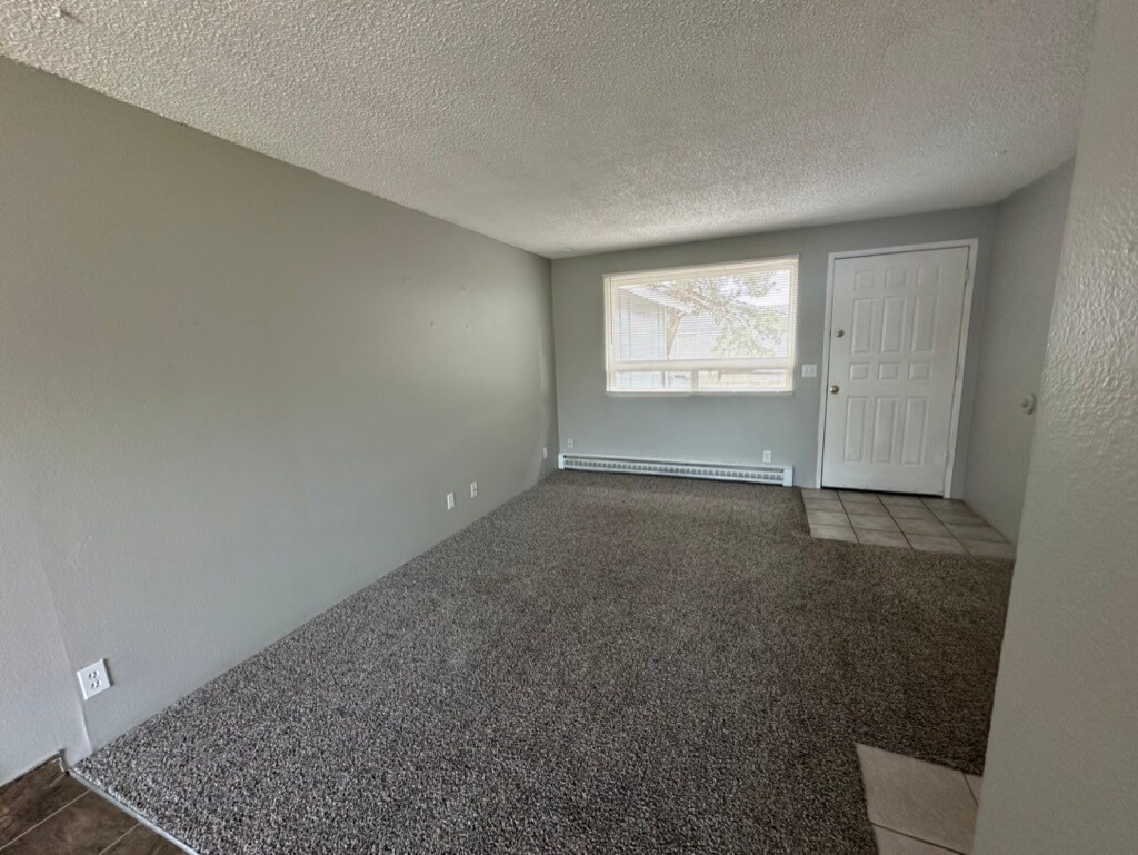 Building Photo - 226 W 21st Ave