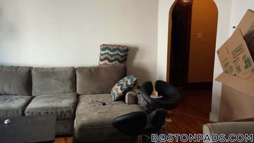 Building Photo - 94 Heath St