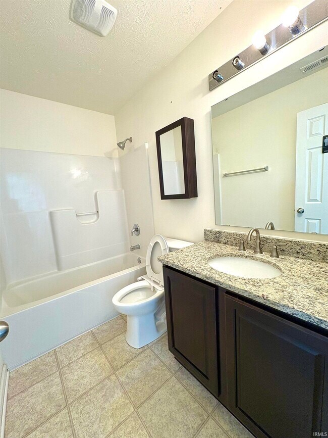 Building Photo - 2625 Wildflower Ln