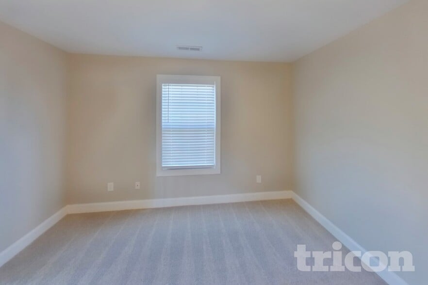 Building Photo - 1509 Burrows Ave
