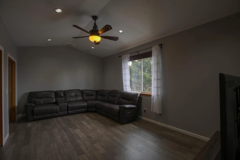 Building Photo - 1555 SW Gilson Ct