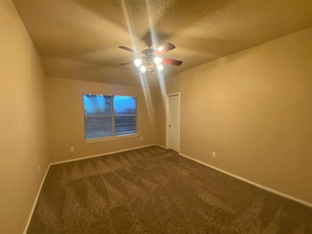 Building Photo - 1042 Palomino Dr